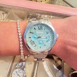 Fossil watch/ with crystals/ no box needs battery